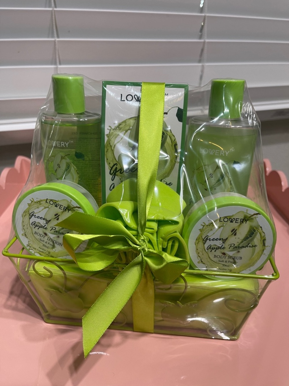 Lovery Green Apple Paradise Bath & Body gift sets.